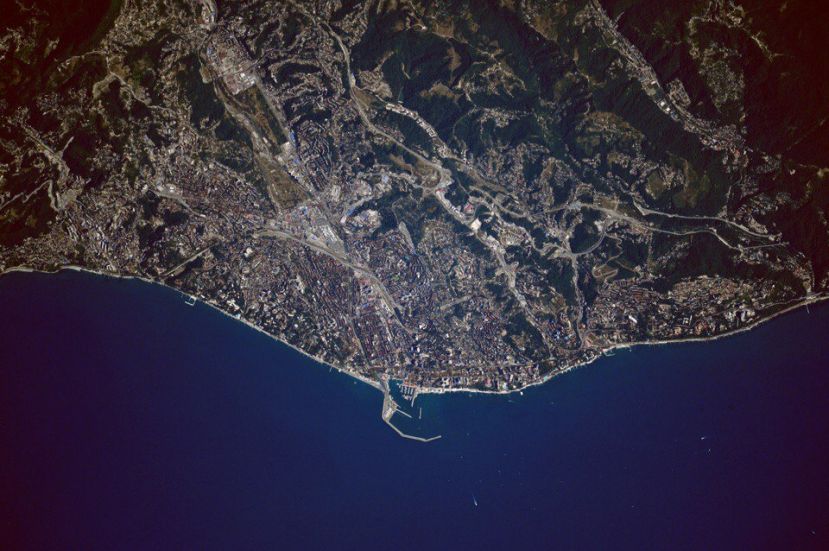 Вид из космоса на Сочи