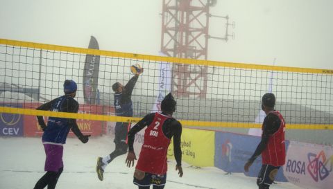 Снежный волейбол в Сочи