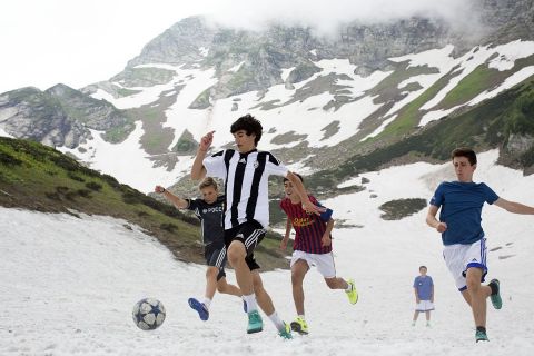 Футбол на снегу в Сочи